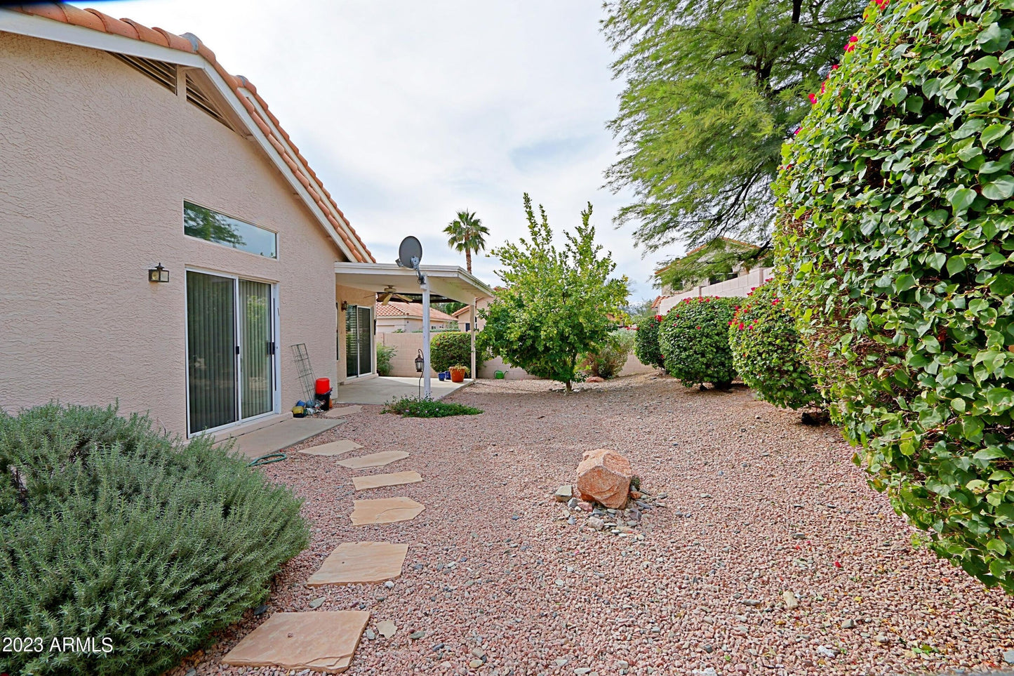 10010 E REDFIELD DR, SCOTTSDALE, AZ 85260 3 BED / 2 BATH $2,850 PM 1,763 SQ. FT. (Under Contract/Backups)