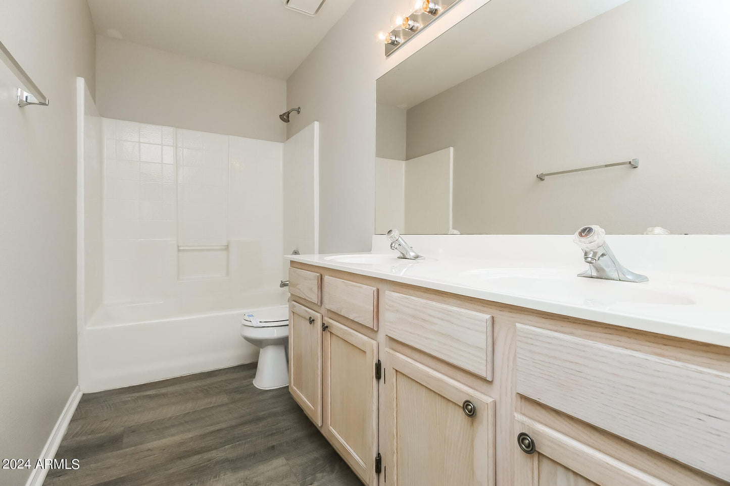 6405 E VIRGINIA ST, MESA, AZ 85215