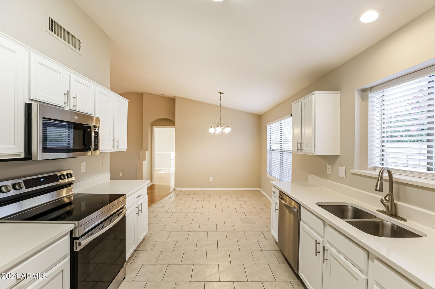 2167 E ARABIAN DR, GILBERT, AZ 85296