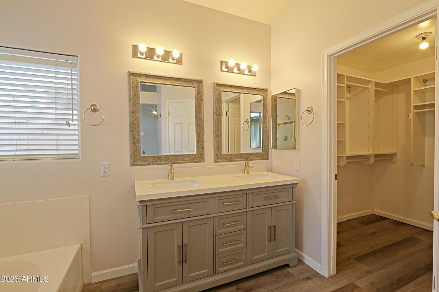 10010 E REDFIELD DR, SCOTTSDALE, AZ 85260 3 BED / 2 BATH $2,850 PM 1,763 SQ. FT. (Under Contract/Backups)
