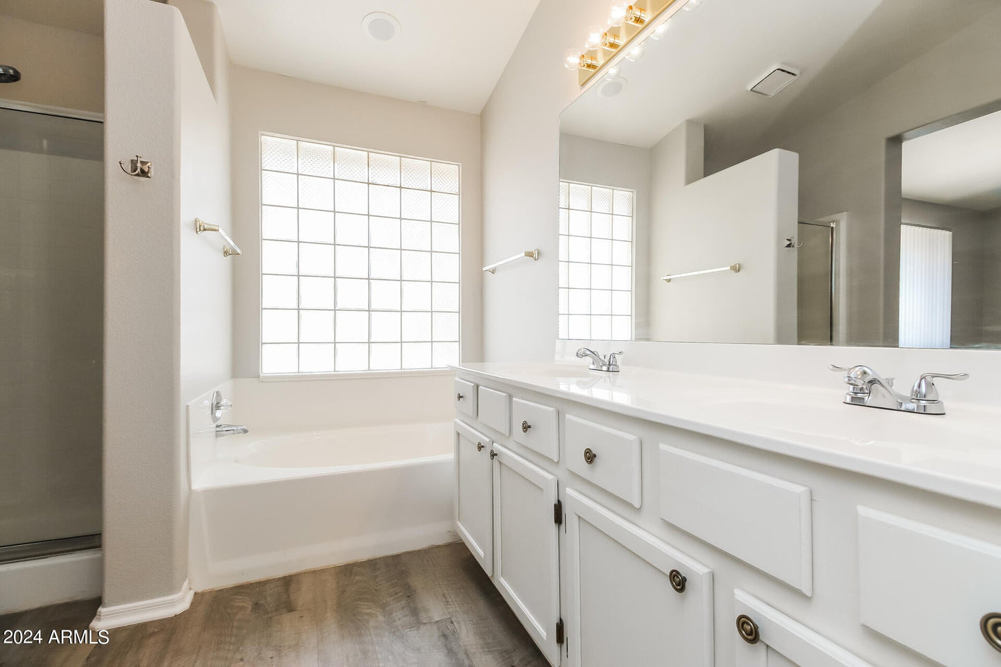 6405 E VIRGINIA ST, MESA, AZ 85215