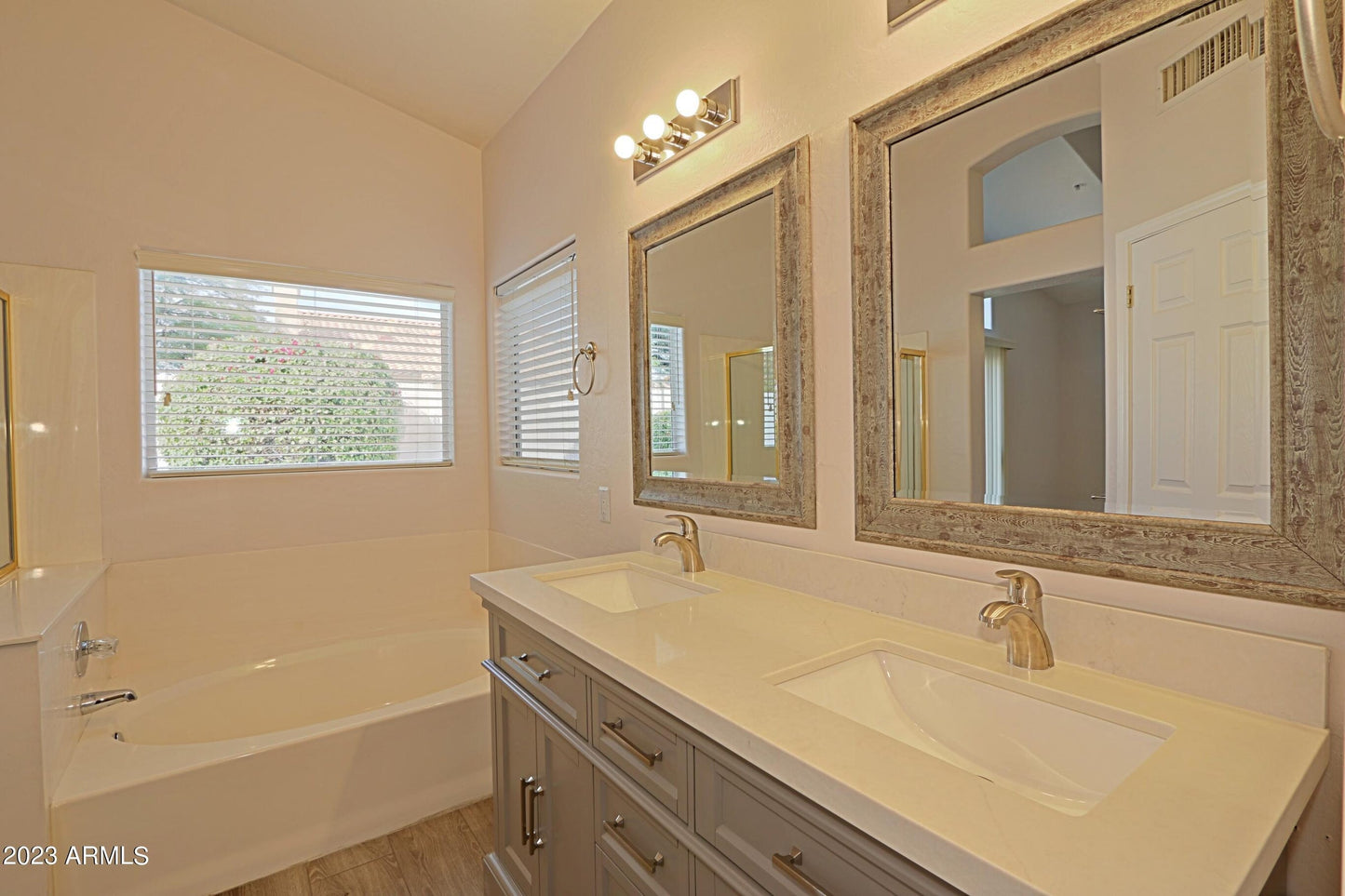 10010 E REDFIELD DR, SCOTTSDALE, AZ 85260 3 BED / 2 BATH $2,850 PM 1,763 SQ. FT. (Under Contract/Backups)