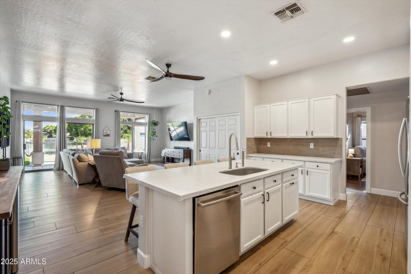 10933 W PALM LN, Avondale, AZ 85392