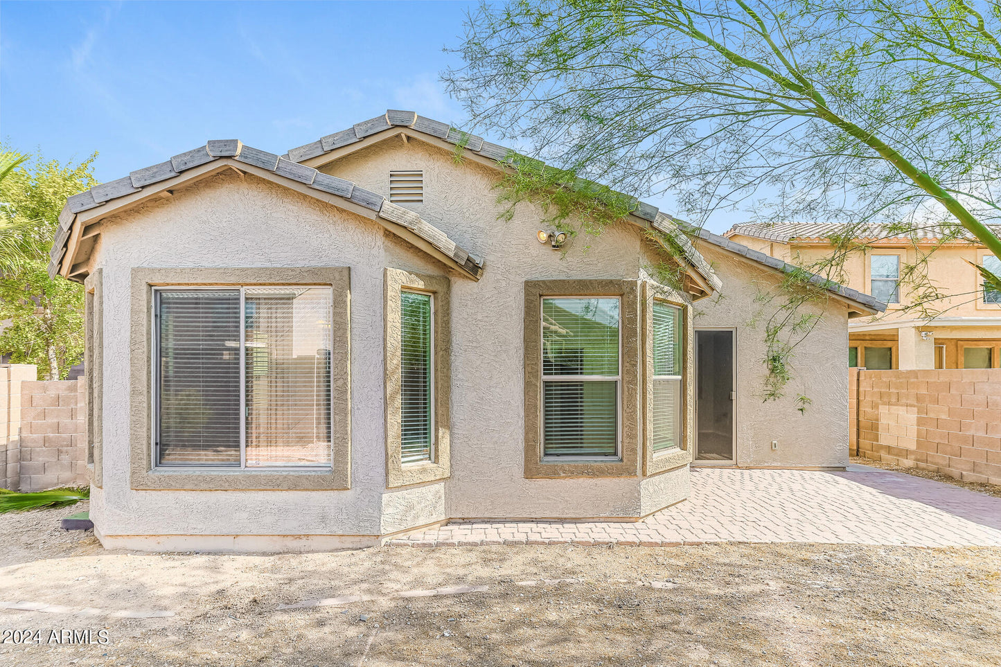 3333 W APOLLO RD, PHOENIX, AZ 85041 3 BED / 2 BATH + DEN $410,000 1,759 SQ. FT.