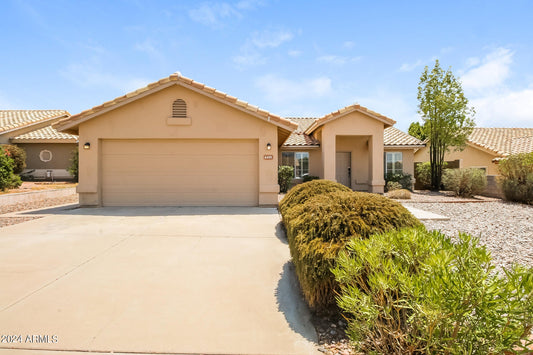 6405 E VIRGINIA ST, MESA, AZ 85215 3 BED / 2 BATH + DEN $480,000 1,710 SQ. FT.