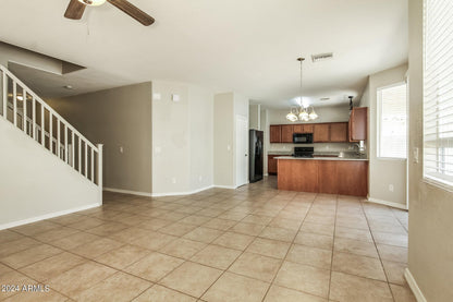 1214 E SUNLAND AVE, PHOENIX, AZ 85040 3 BED / 2.5 BATH $427,000 2,020 SQ. FT.