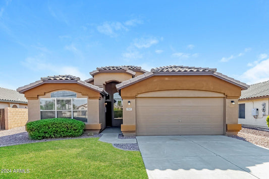 17923 N RUSTY LN, SURPRISE, AZ 85374 4 BED / 2 BATH $425,000 1,968 SQ. FT.