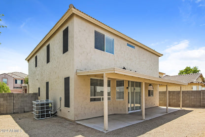 1214 E SUNLAND AVE, PHOENIX, AZ 85040 3 BED / 2.5 BATH $427,000 2,020 SQ. FT.