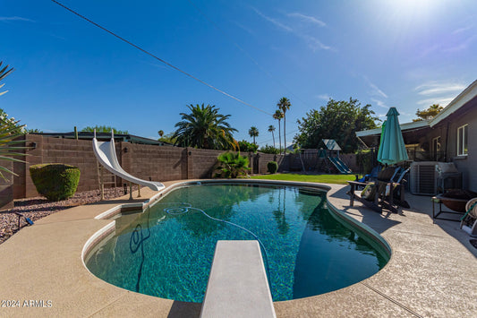 2879 E BERYL AVE, PHOENIX, AZ 85028 4 BED / 2 BATH $720,000 1,944 SQ. FT.