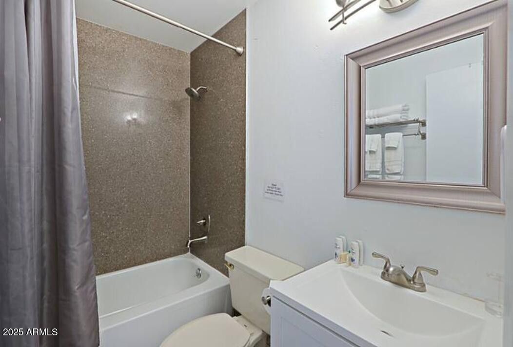 6944 E EARLL DR 2, Scottsdale, AZ 85251