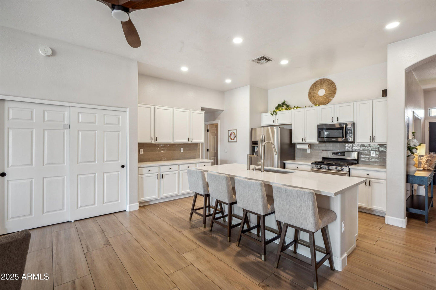 10933 W PALM LN, Avondale, AZ 85392