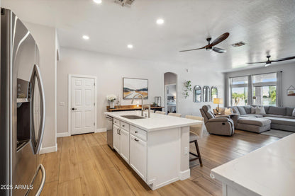 10933 W PALM LN, Avondale, AZ 85392